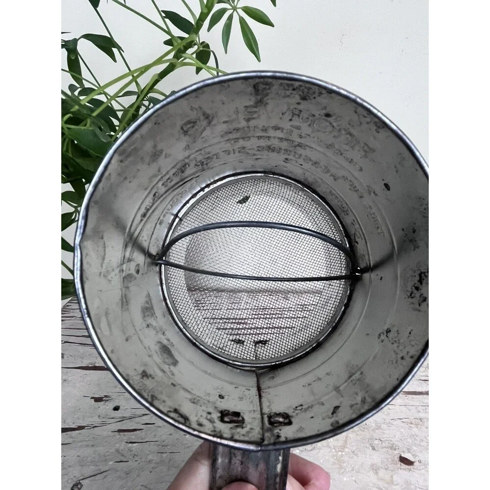 Vintage Bromwell’s 5 Cup Flour Sifter Hand Crank Metal Measuring Sifter USA